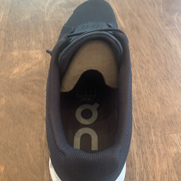 Women’s ON Cloud 5 Running Shoe - Black/White - Size 6.5 - Picture 6 of 6